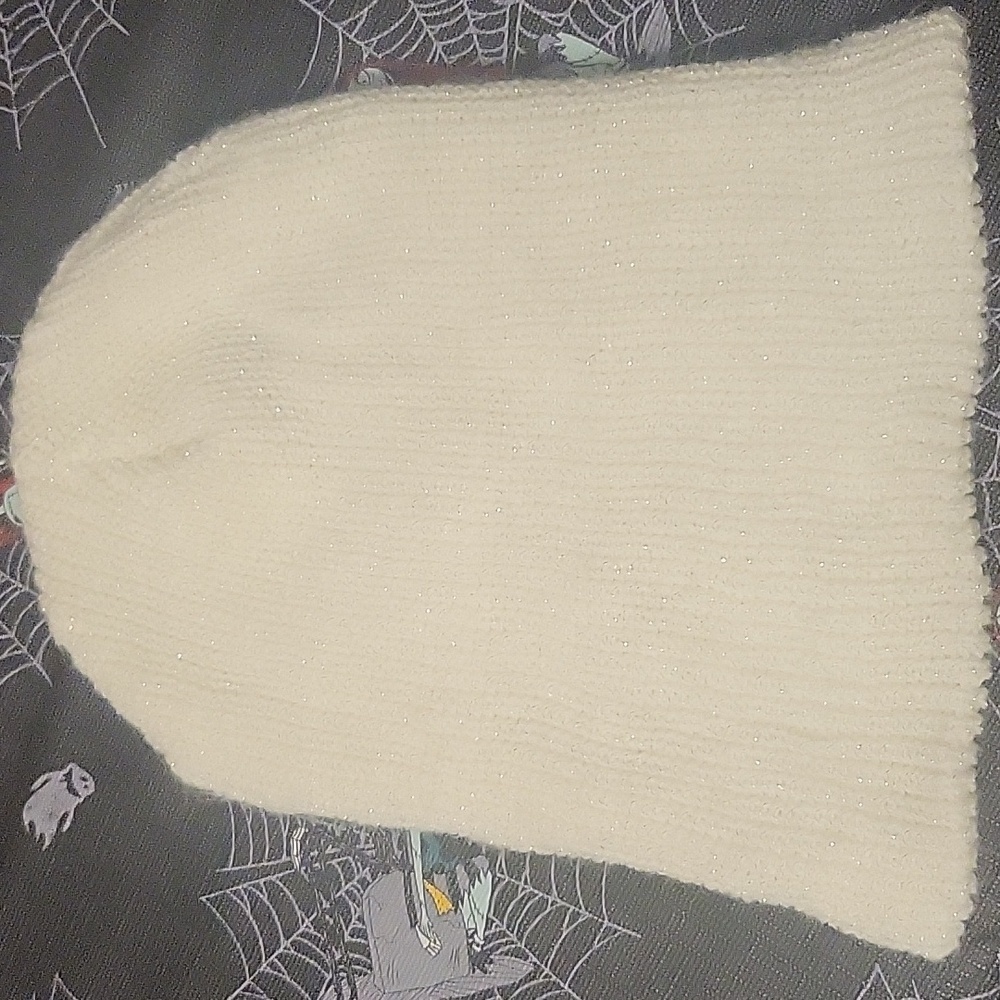 White beanie